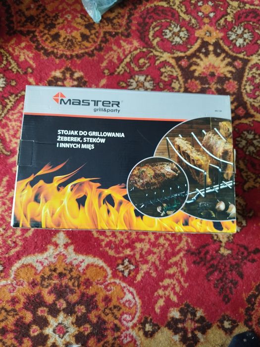 Stojak do grillowania żeberek, steków i innych mięs