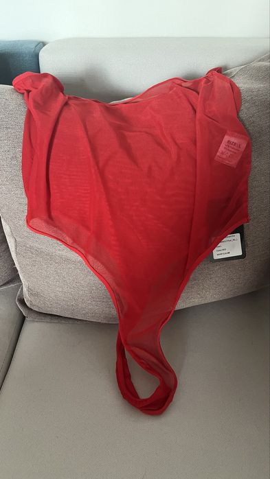 Продаётся сексуальный женский бодик красного цвета