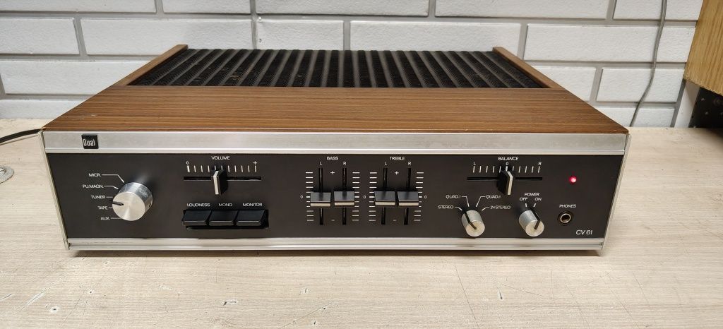 Wzmacniacz Quadro stereo DUAL  CV 61.