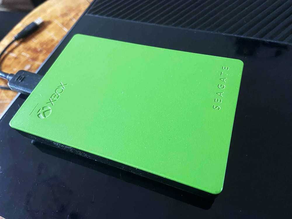 XBOX ONE, dodatkowy dysk 2TB, 100% sprawna, stan b. dobry