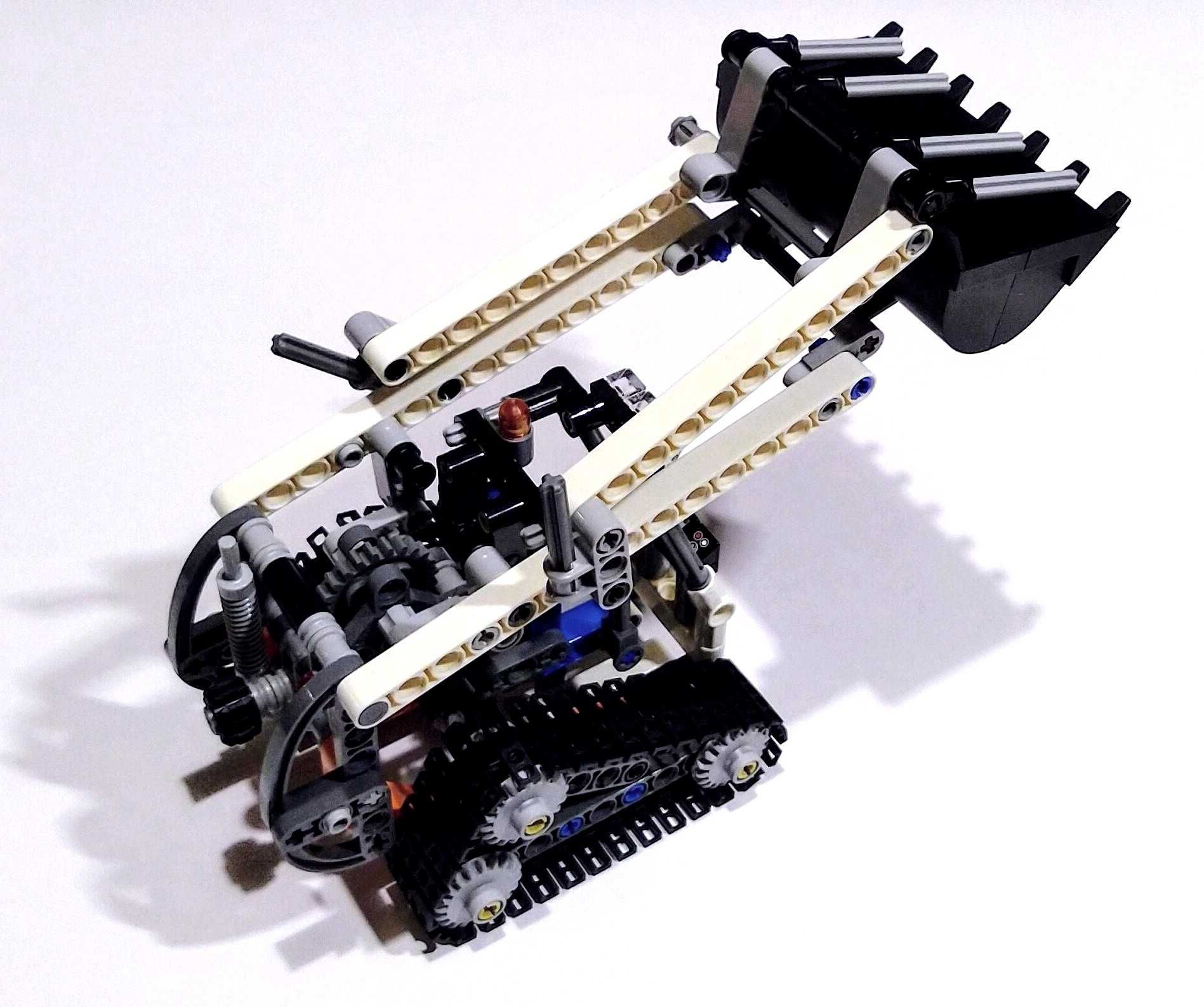 Lego Technic 42032 2w1: Ładowarka gąsienicowa / Pług gąsienicowy