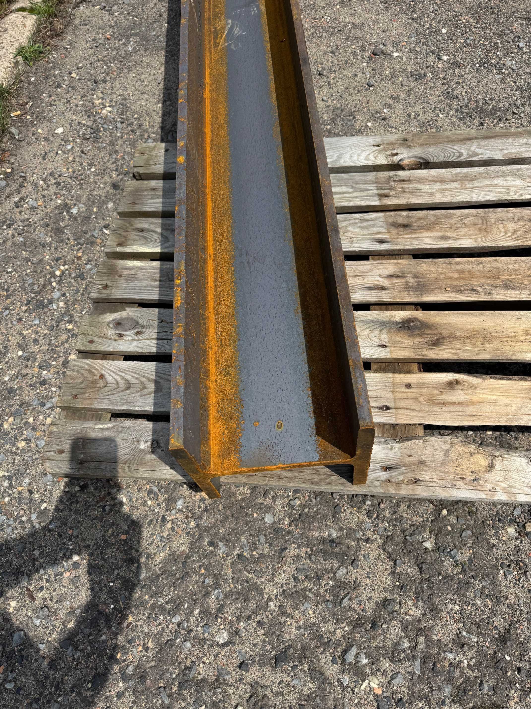 Dwuteownik HEB 240 S235JR