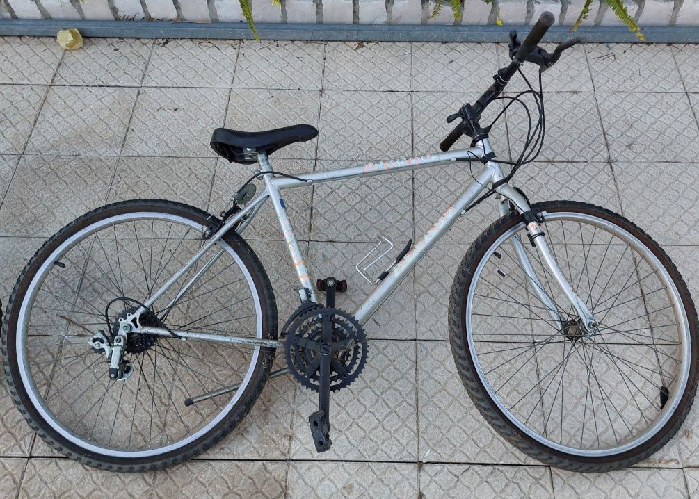 Bicicletas Várias..