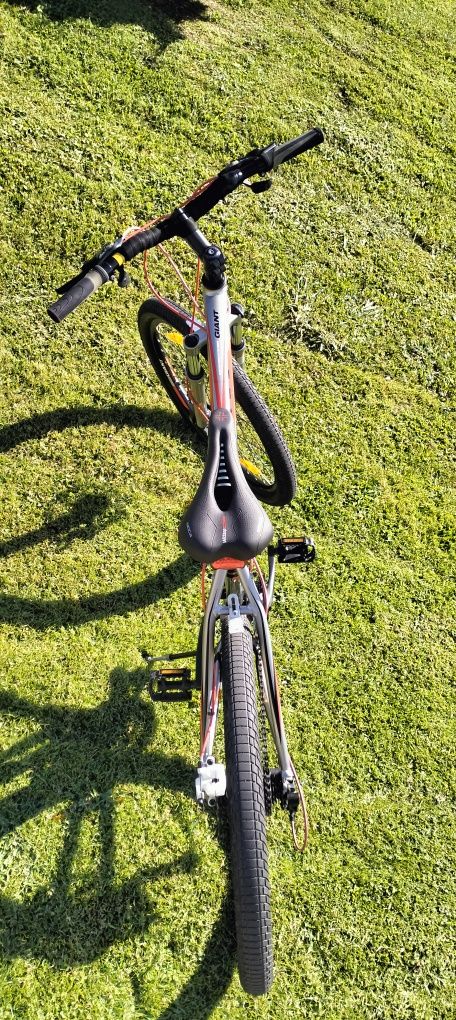 Vendo bicicleta de montanha Giant Revel 3 em excelente estado