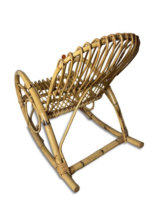 Fotel bujany rattanowy – vintage, ręcznie pleciony, solidny