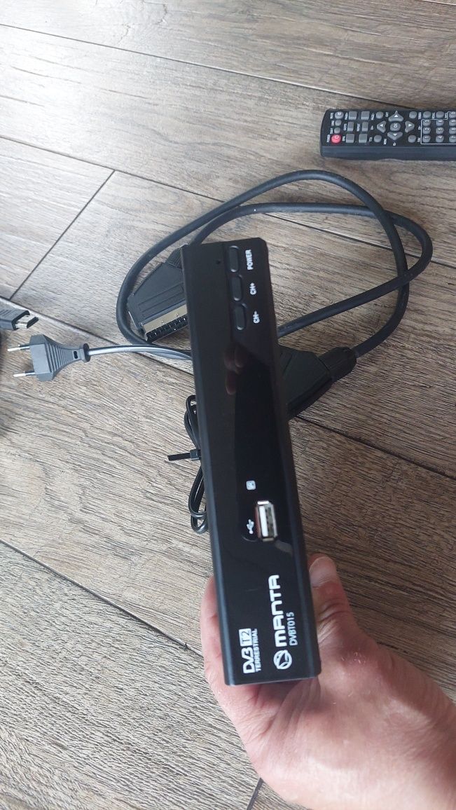Dekoder DVB-T2 + akcesoria