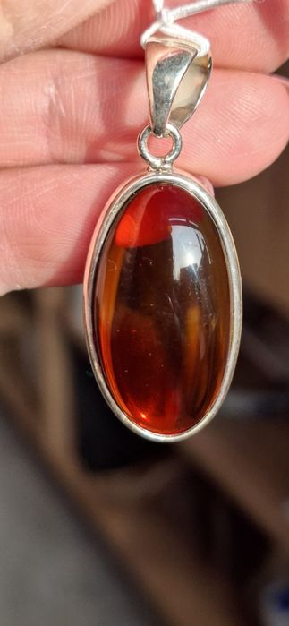 Zawieszka srebrna z bursztynem koniakowym owalna