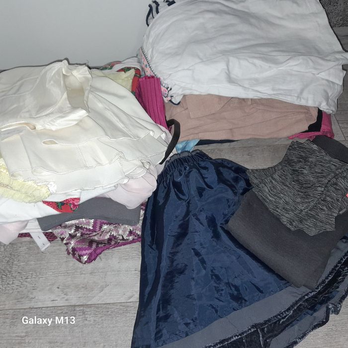 Sprzedam paczkę ubrań dla dziewczynki r.122