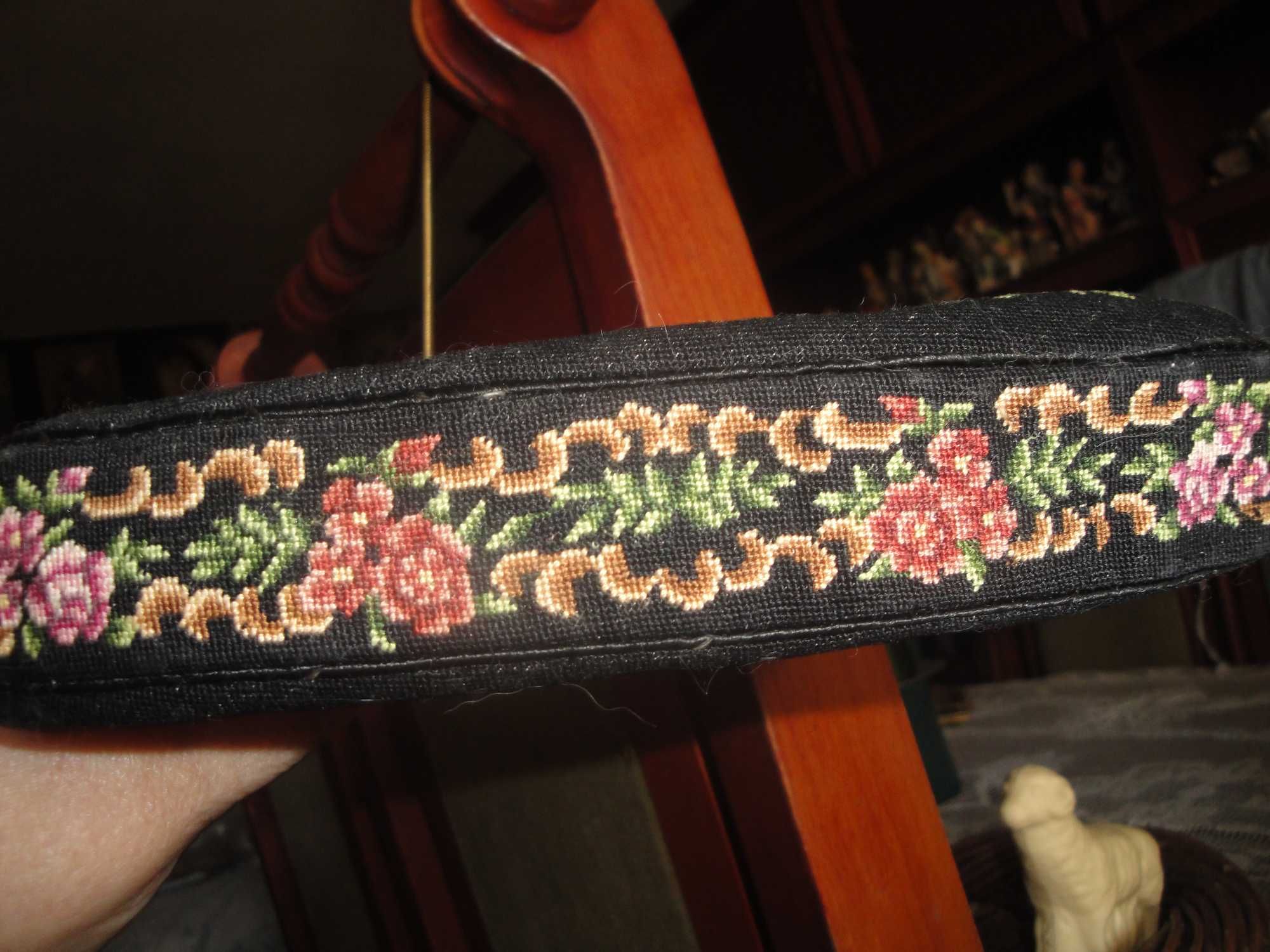 Piękna torebka gobelinowa wyszywana haftem ręcznym petit point