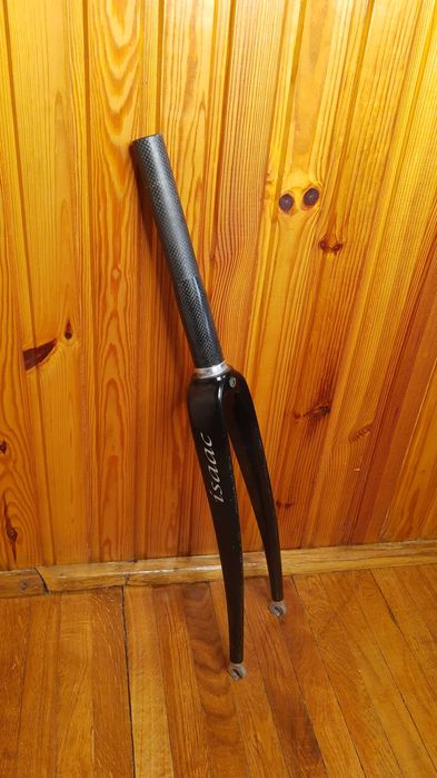 Widelec karbonowy 28 cali 1 1/8" - 1 1/4" ISAAC Monocoque 350g
