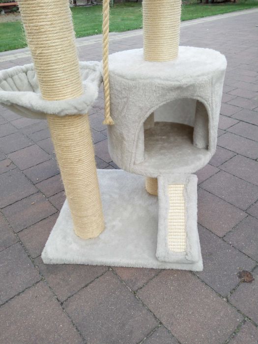 Drapak dla kota ,domek