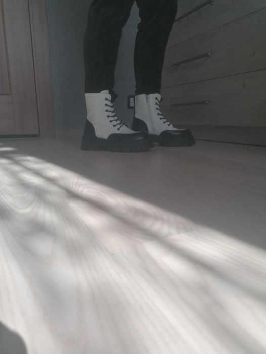 Продам взуття нове