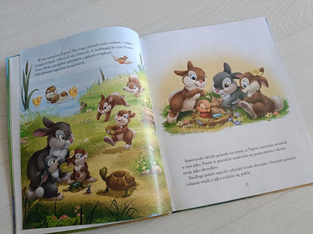 Książka Disney bajki 5 minut przed snem wpoukiwaih przygód
M.in 101 d