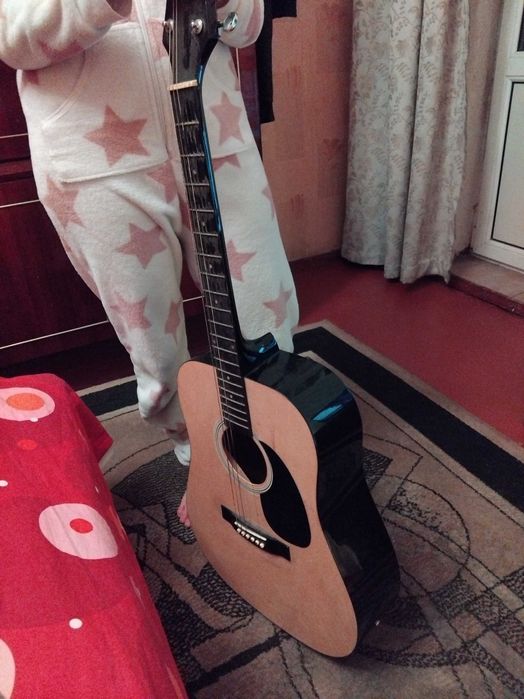 Гитара электро акустическая  Stagg, за приемлемую цену!