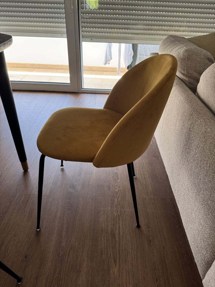 Conjunto Mesa jantar retangular e Cadeiras