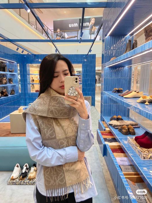 Loewe tablica szachowa szalik jacquard