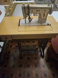 Móvel máquina de costura mais máquina de costura Singer
