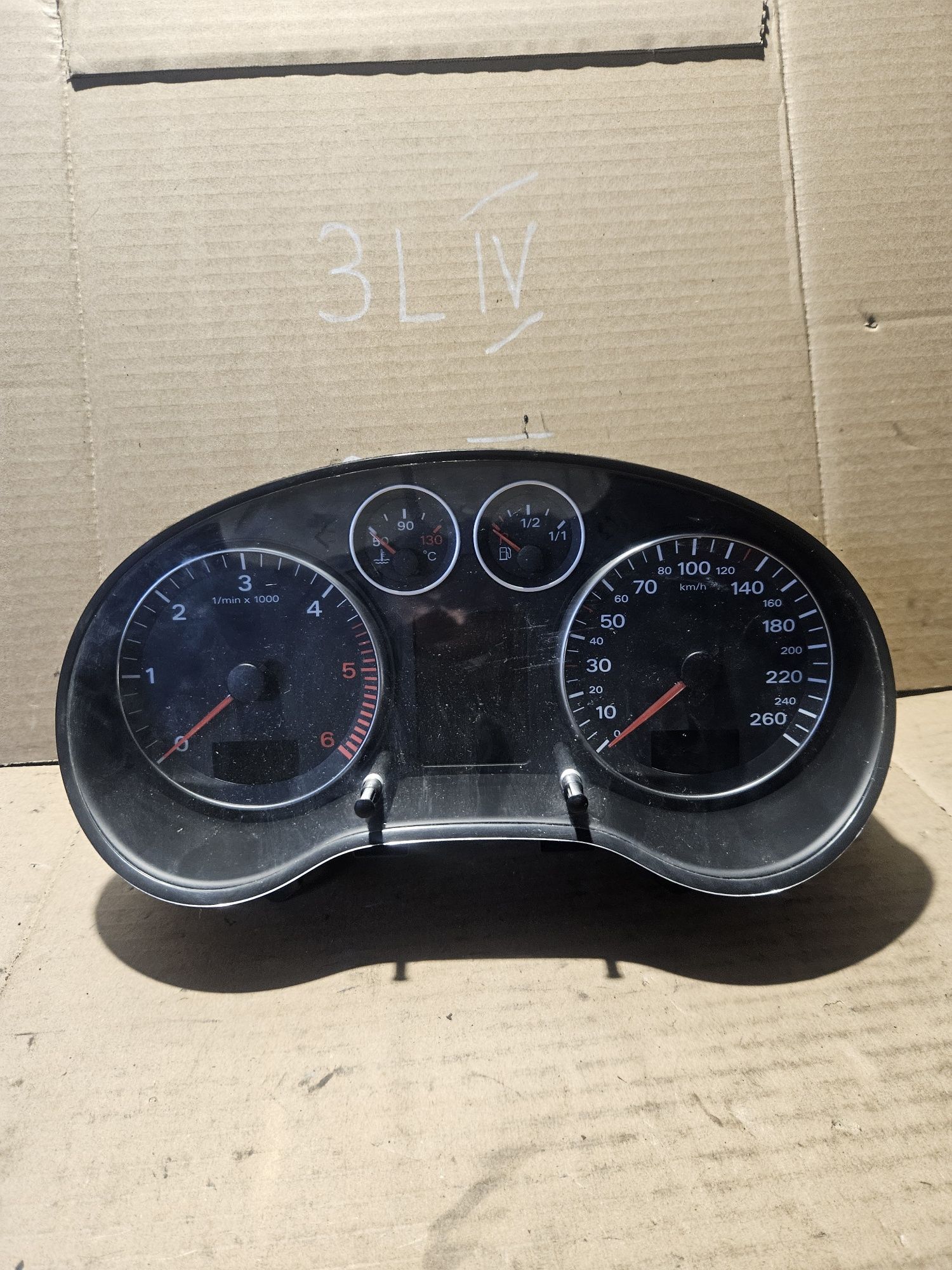Licznik zegary audi a3 8p 2004r 2.0tdi diesel VDO manual