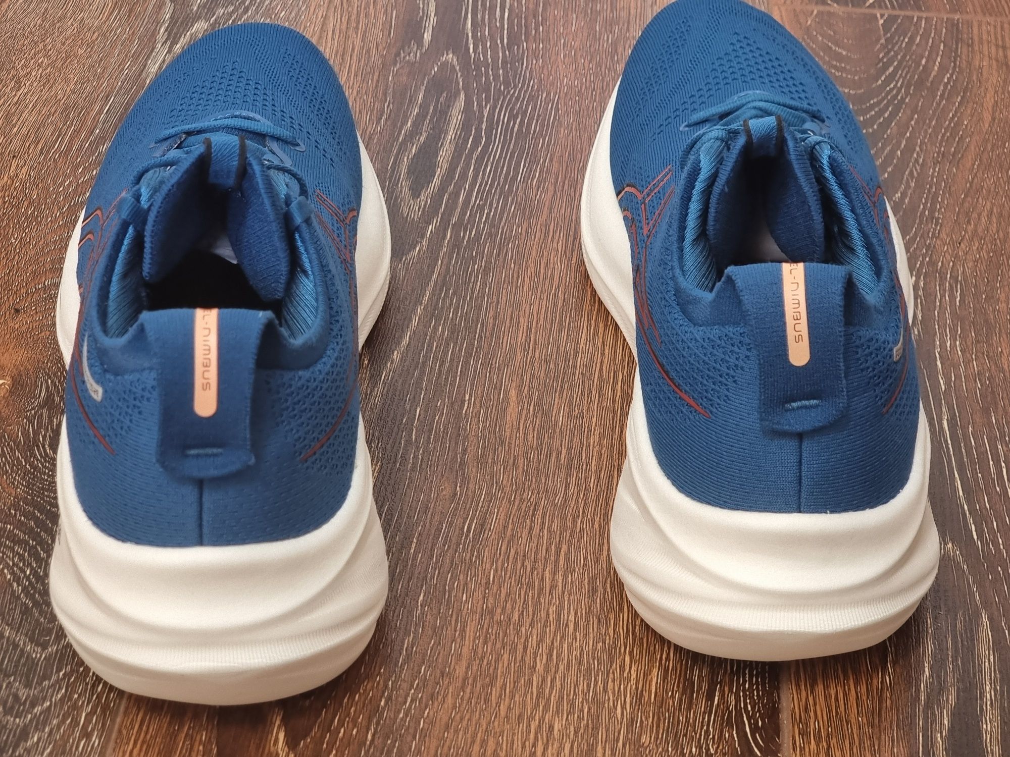Оригінал 100% чоловічі кросівки asics nimbus 26  eur 42
