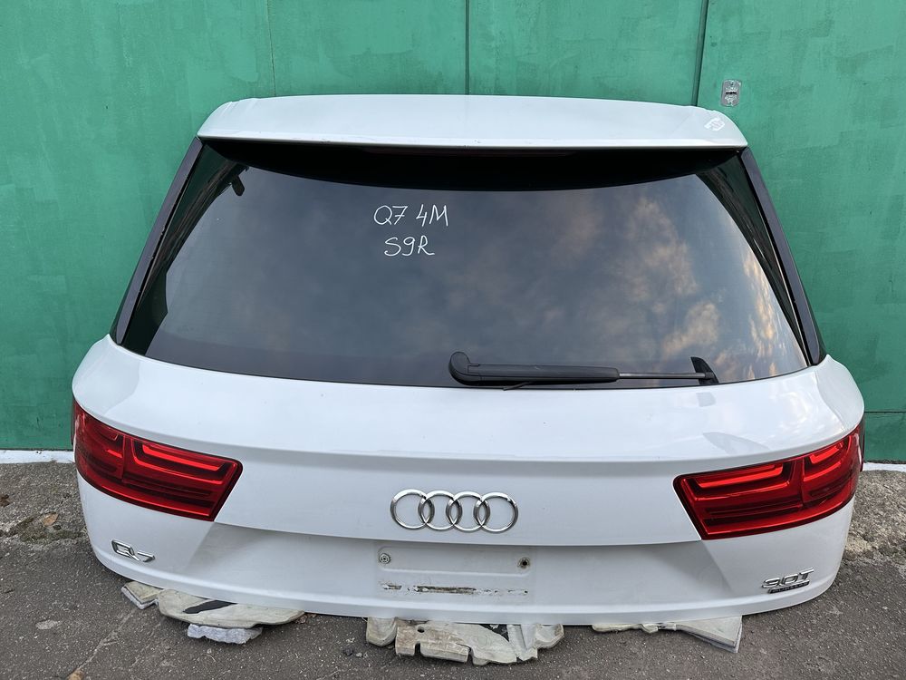 Кришка багажника ляда кляпа Audi Q7 4M 2015-2019 4M0827025D