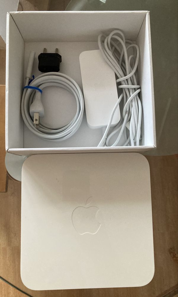 WiFi роутер Базовая станция Apple Airport Extreme 5