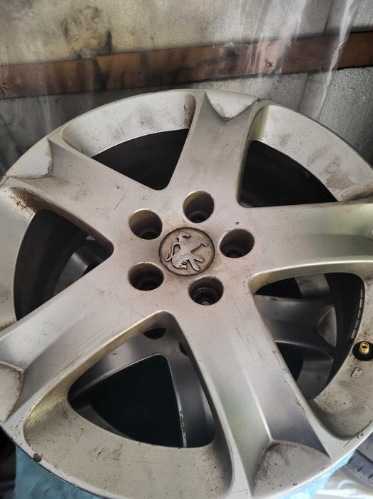 sprzedam alufelgi do Peugeot i opony Nokian 205/60 R16 komplet