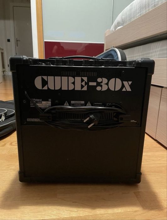 Ibanez RG350DX (com Hard Case) + Roland CUBE 30X