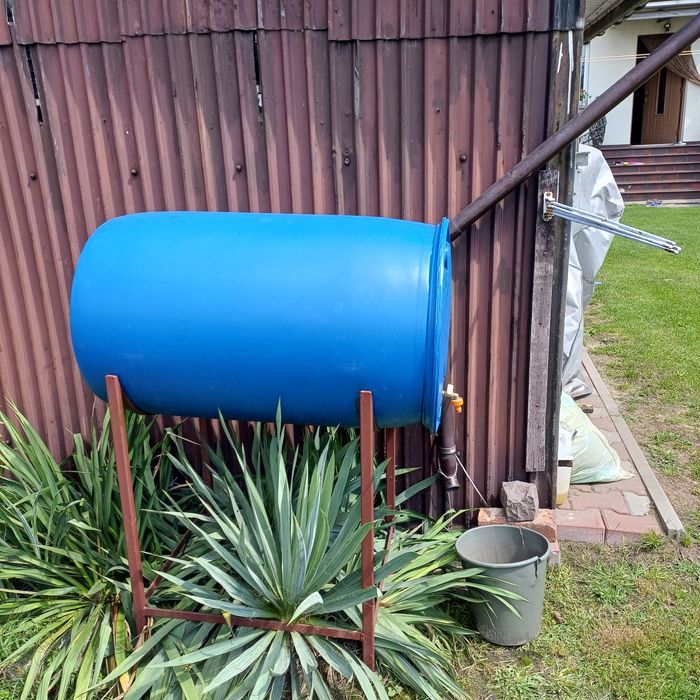 Beczka na wodę deszczówkę