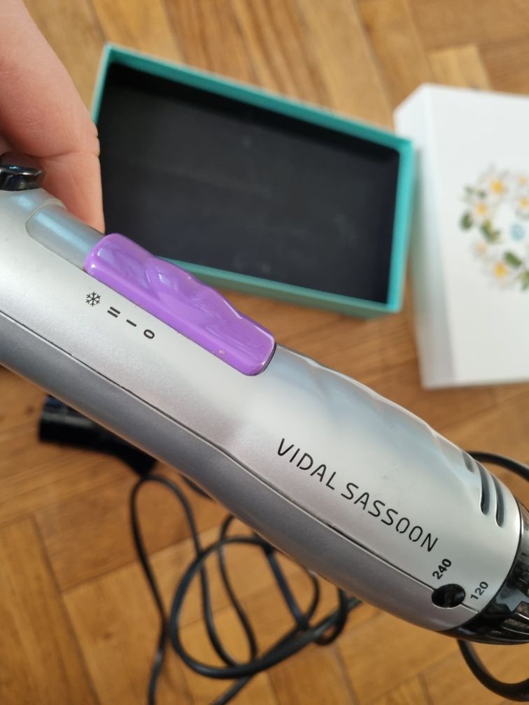 Sprawna suszarka do włosów Vidal sassoon appliances