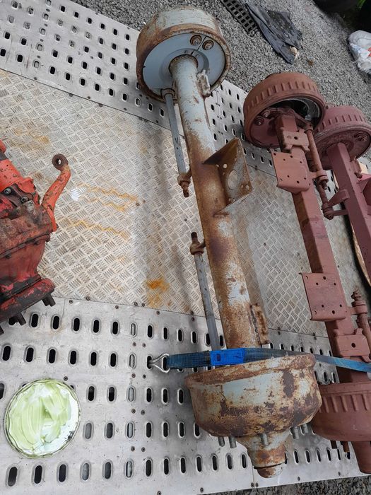 Oś do przyczepy  HL811