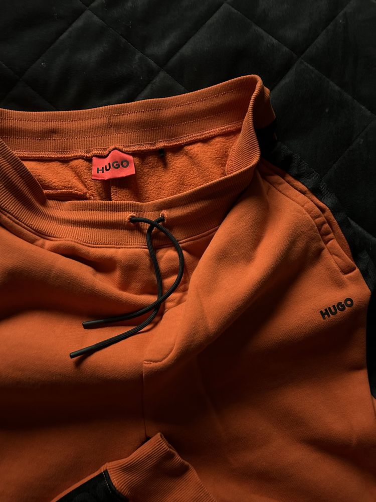 Dres Hugo ( spodnie + bluza ) jak nowy