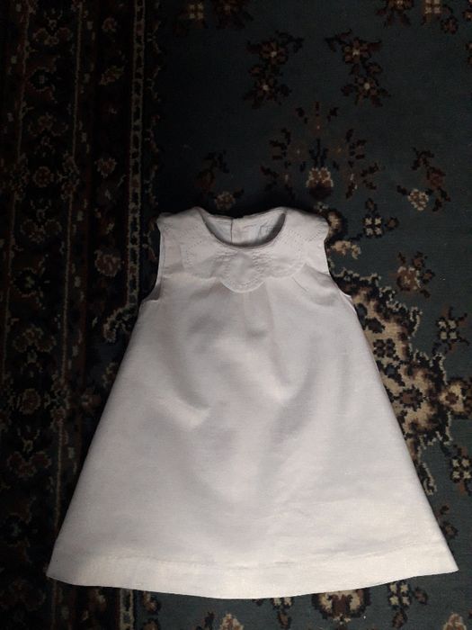 Sukienka Święta polyskujaca na zloto biala kremowo-zlota 6-9msc