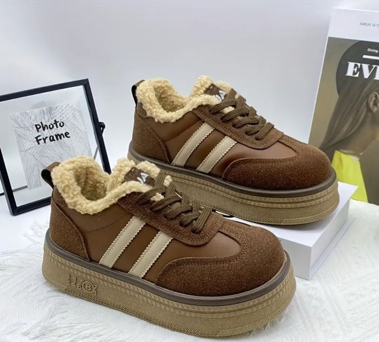 Зимові кросівки жіночі 38 р нові