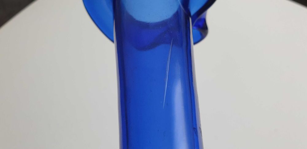 Starocie z Gdyni - Szkło kolorowe - wazon niebieski 38cm.