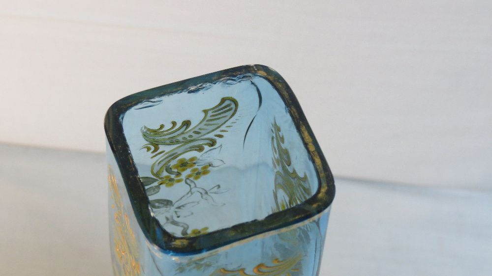 Jarra em vidro em tons de azul com esmaltes a dourado