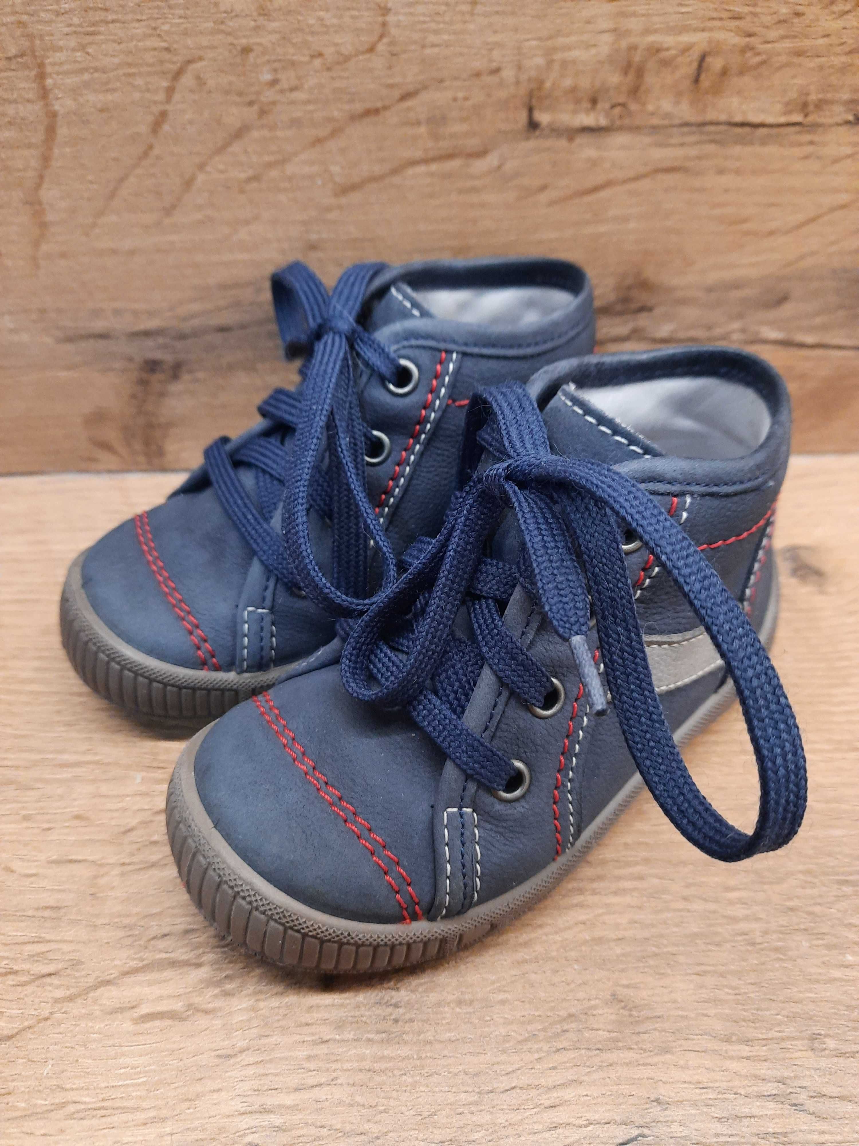 SUPERFIT r. 20 buty do nauki chodzenia buciki trzewiki