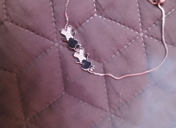 Продам браслетик. 2 хлопчики))