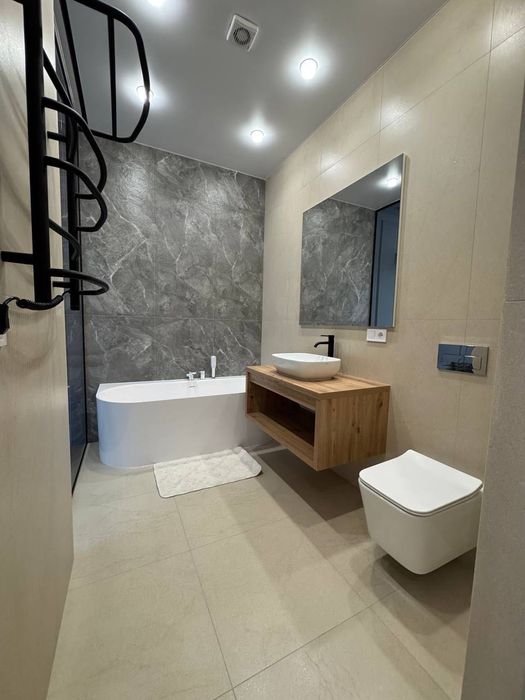 Оренда 3х. кімн. квартири жк Рибінський (Comfort City)