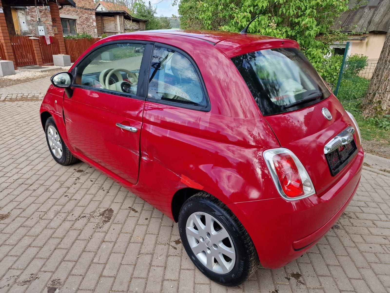 Fiat 500 śliczny czerowny kolor!