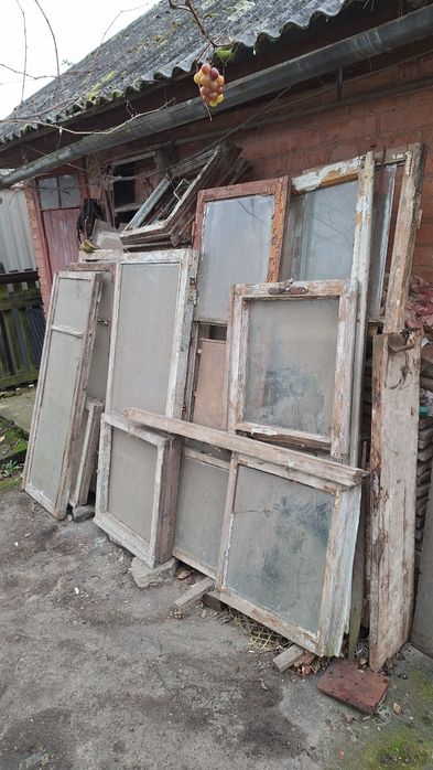 Старі віконні рами