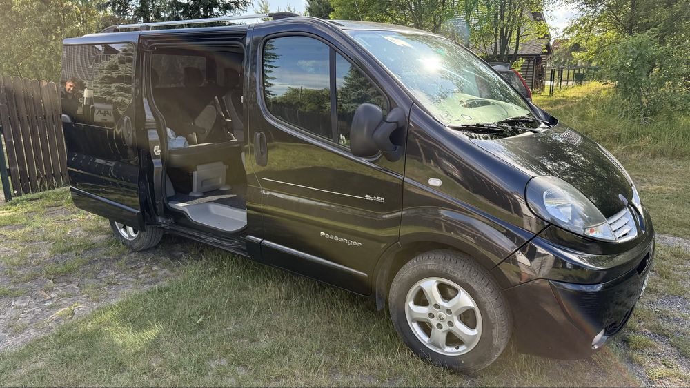 Renault Trafic Black Edition 2010 2.0 dCi 115KM 7-osobowy
