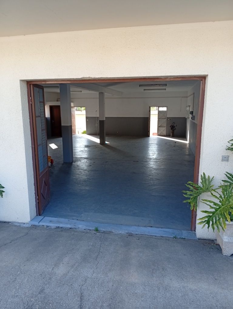 Arrenda  rés chão Armazém