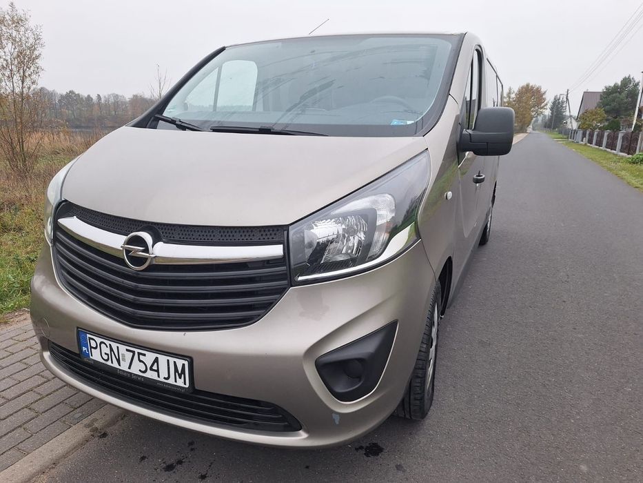 Opel Vivaro  Sprzedam Opel Vivaro 9-osobowy