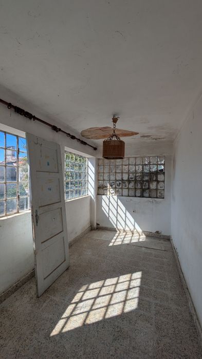 Moradia anos 60 para remodelar com 630m2 de terreno