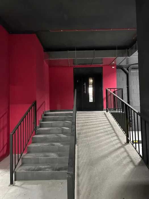 Продаж паркоміся в центрі Івано-Франківська Family Plaza