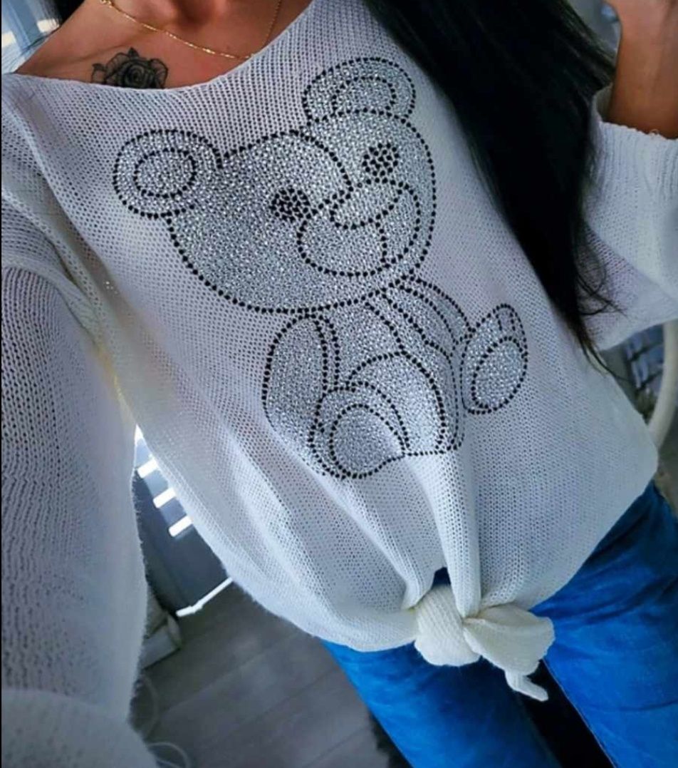 Cienki Sweter z misiem