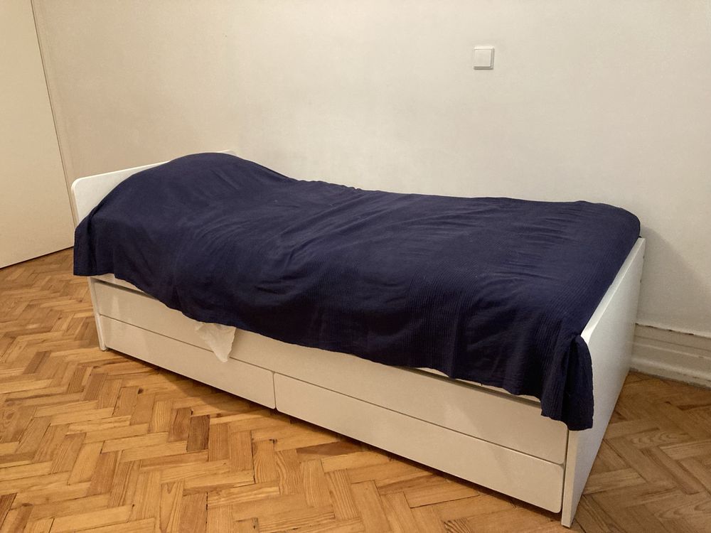 Cama IKEA SLÄKT com cama gaveta e arrumação