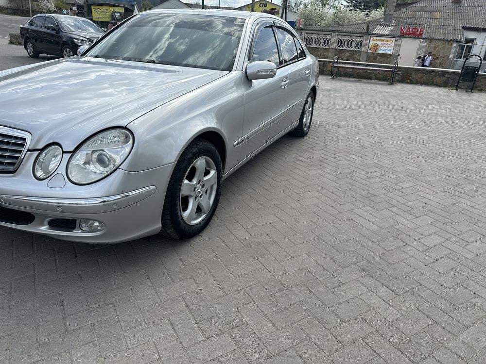 Mercedes E320CDI 2005 продам или обменяю