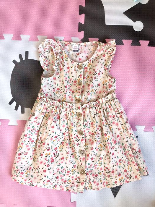 Сукня на дівчинку 3-4 роки в ідеальному стані