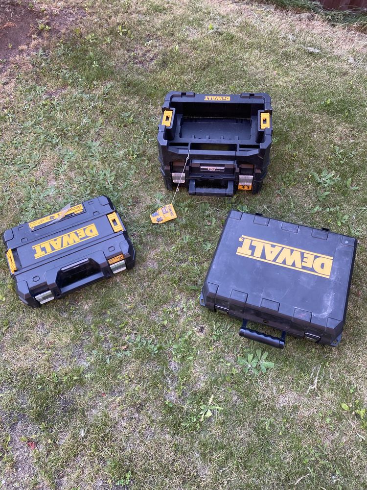 Ящик для инструмента Dewalt Tstak